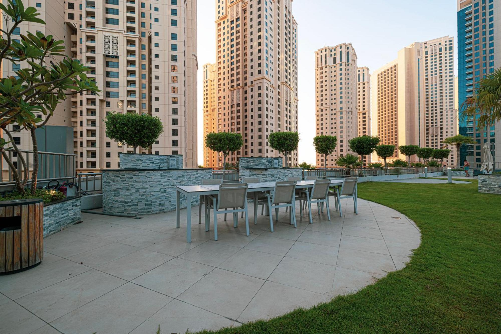 A Marina Luxe Retreat شقة دبي