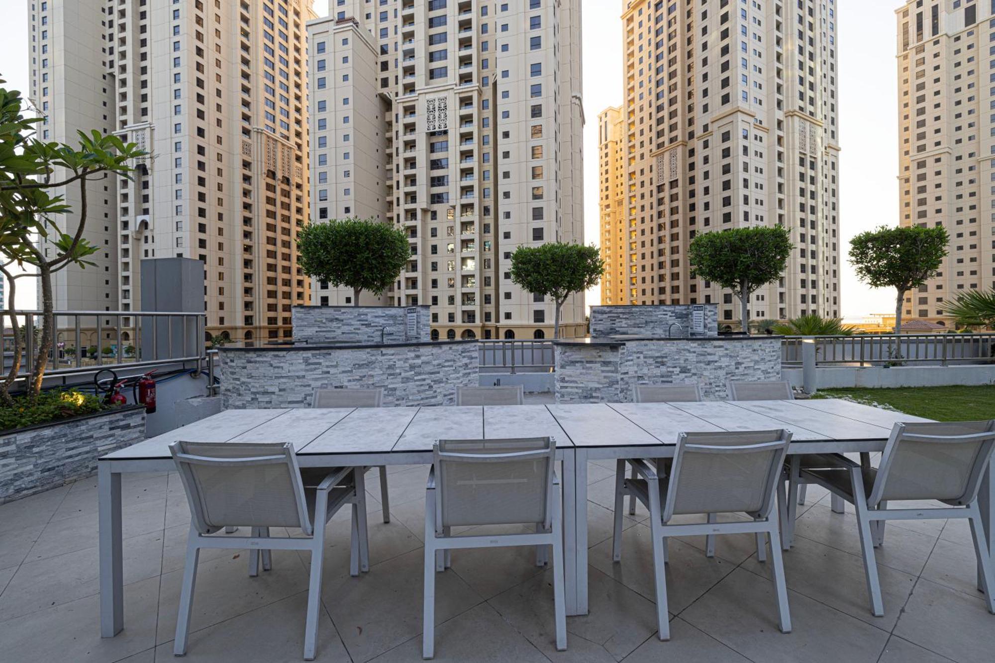 A Marina Luxe Retreat دبي