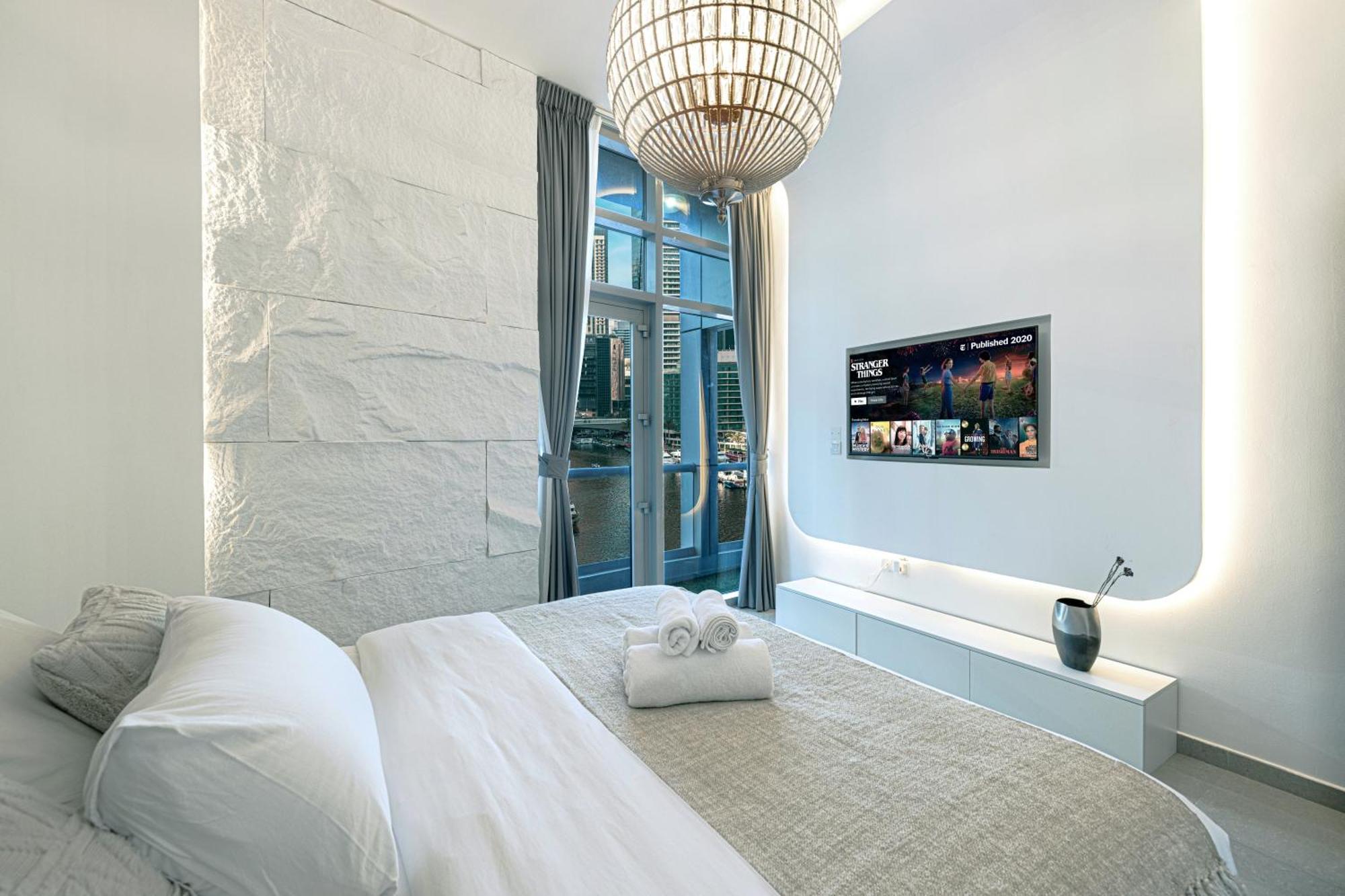 A Marina Luxe Retreat * دبي