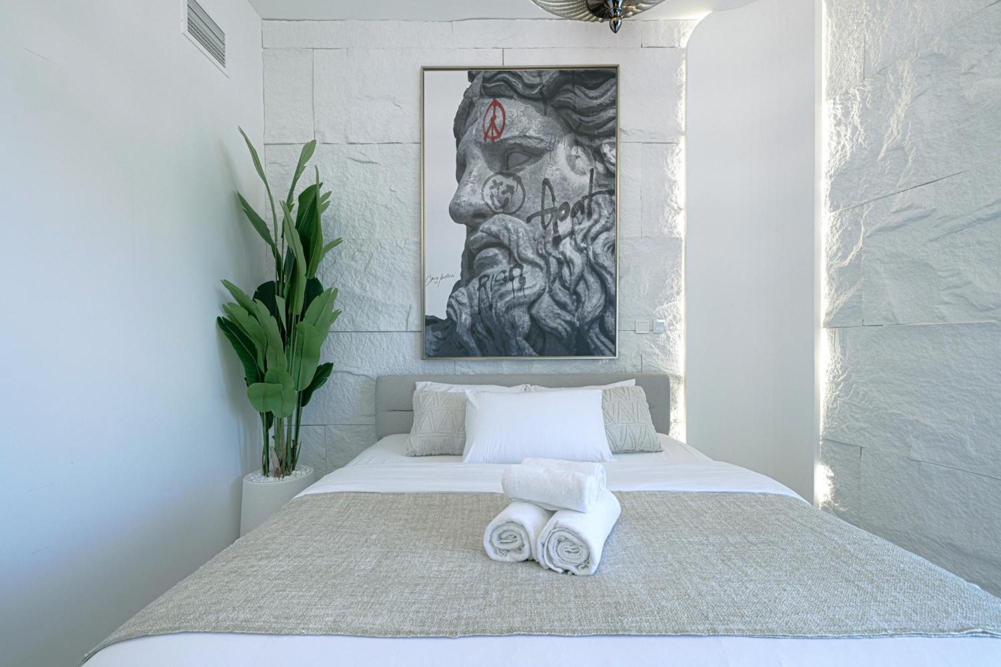 شقة A Marina Luxe Retreat