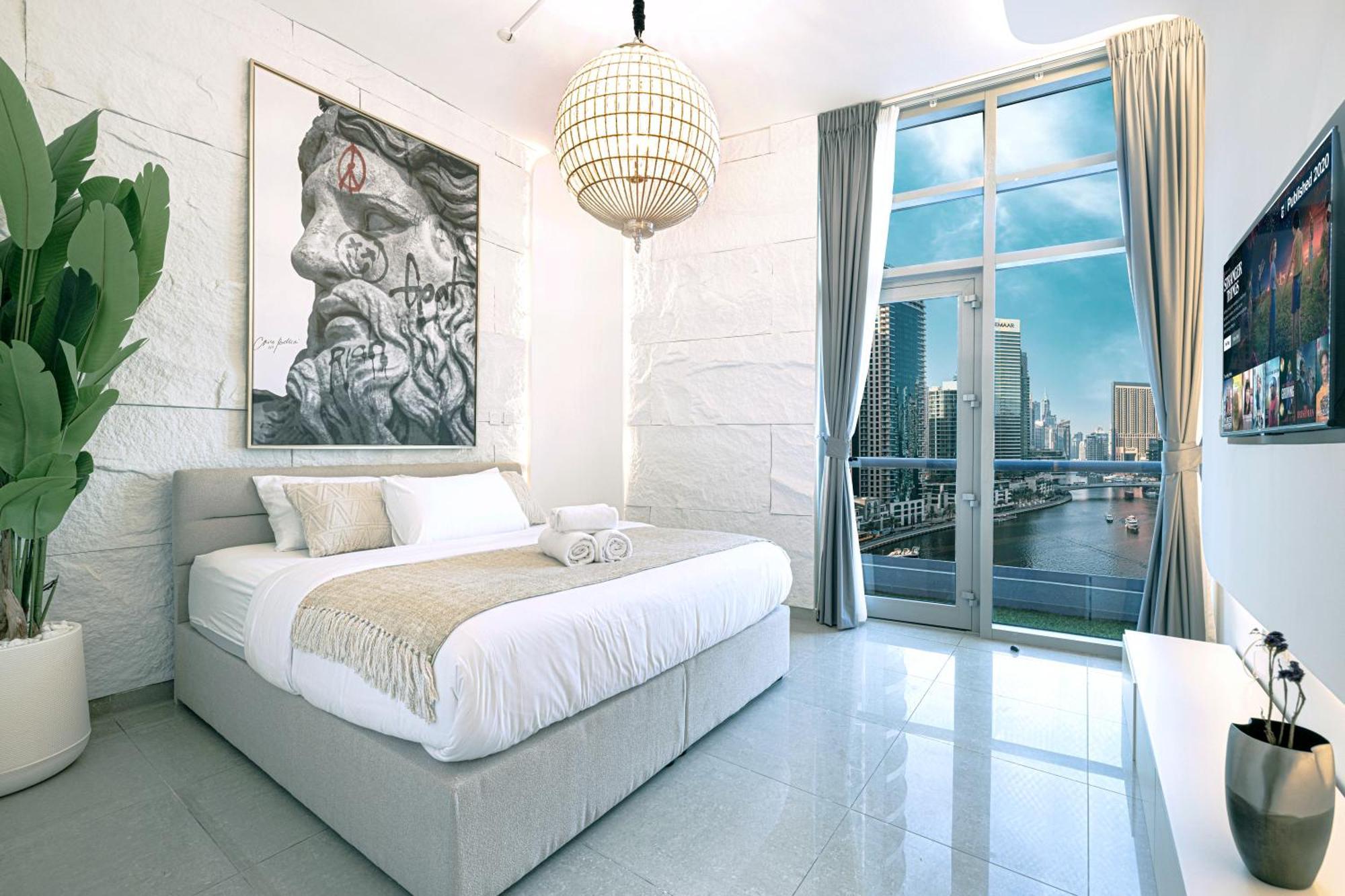 A Marina Luxe Retreat * دبي