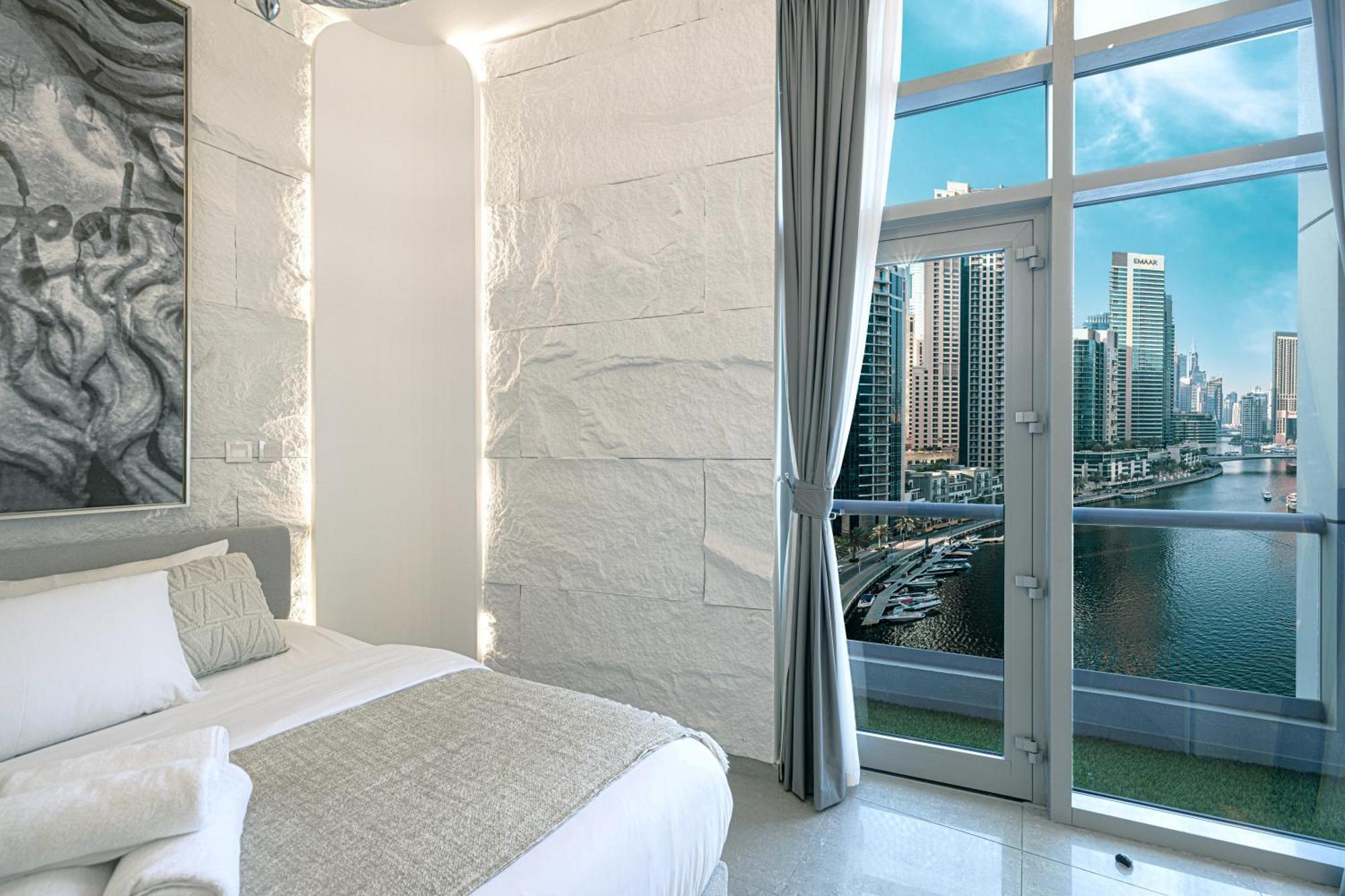 A Marina Luxe Retreat * دبي