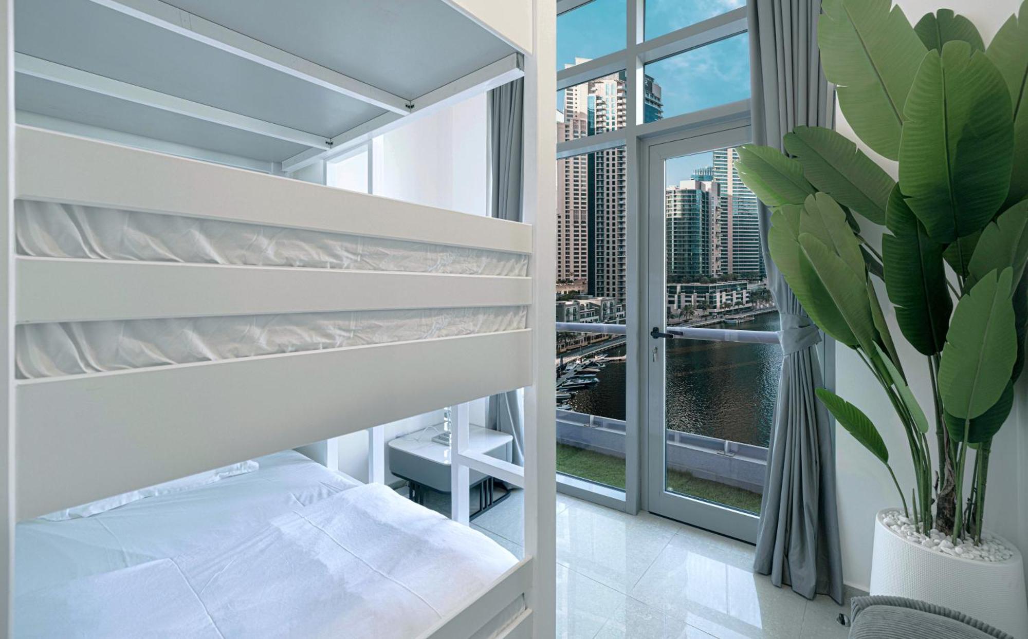 A Marina Luxe Retreat شقة دبي