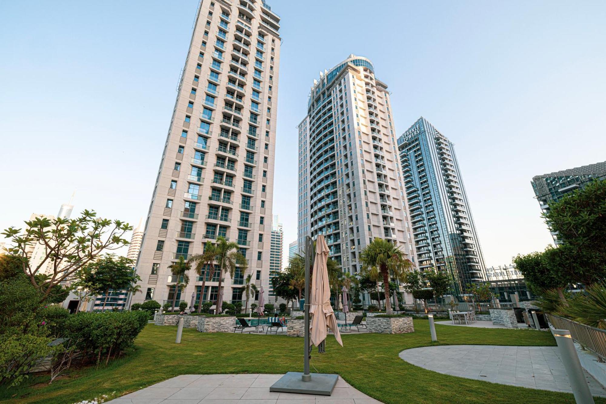 A Marina Luxe Retreat * Dubaï